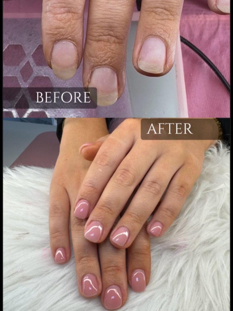 Voor en na: uitgegroeide nagels en dezelfde nagels na het opvullen