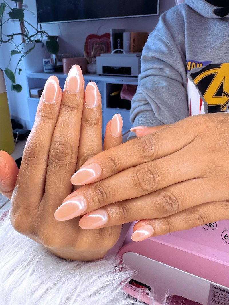 Nude amandel french