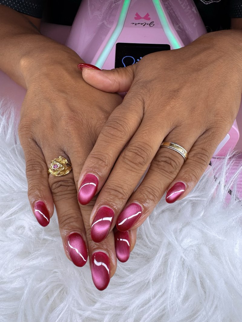 Cat eye nagels in rood en roze